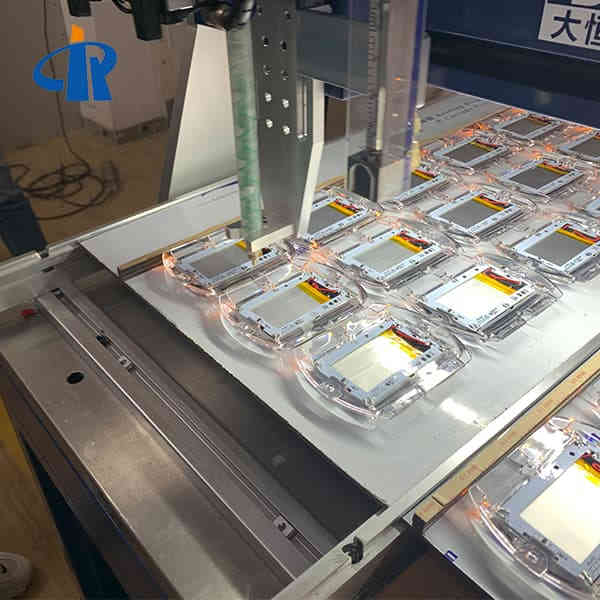 <h3>New LED Solar Stud For Tunnel-Nokin Solar Studs</h3>
